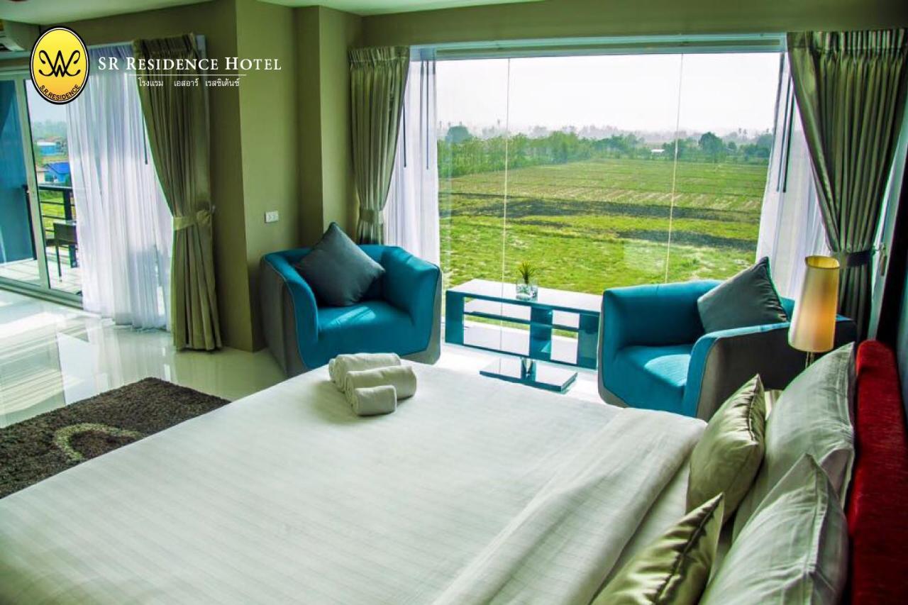 Sr Residence Hotel ペッチャブーン エクステリア 写真