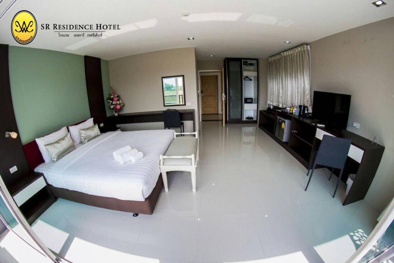 Sr Residence Hotel ペッチャブーン エクステリア 写真