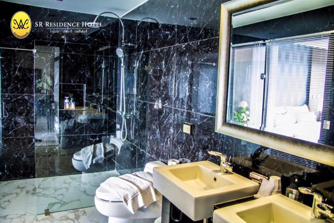 Sr Residence Hotel ペッチャブーン エクステリア 写真