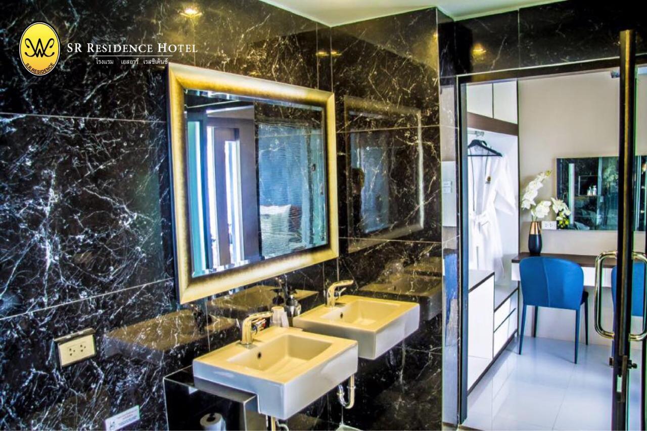 Sr Residence Hotel ペッチャブーン エクステリア 写真
